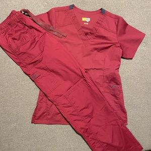 Size XS Maroon Wonder Wink scrubs